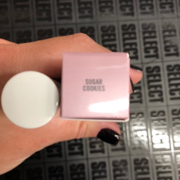 MAC lipgloss sugar cookie - Picture 2 of 2